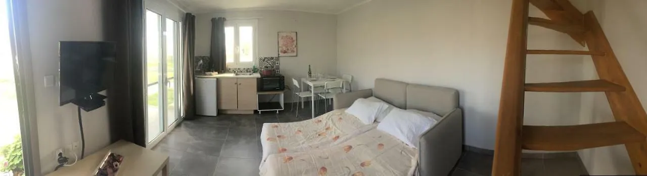 Daphne's Apartment Livádhion Grèce