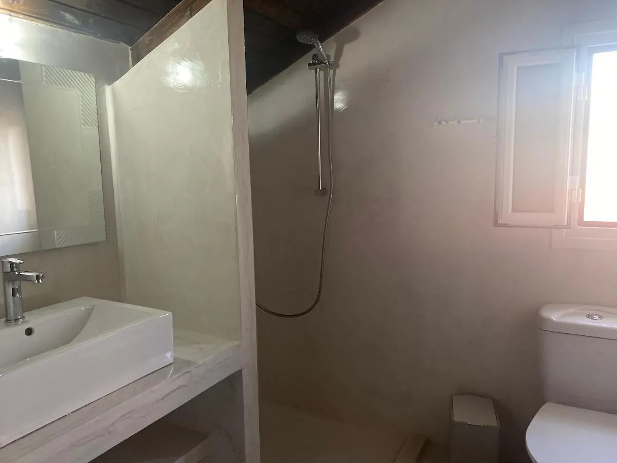 Daphne'S Boutique Apartments Livadhion