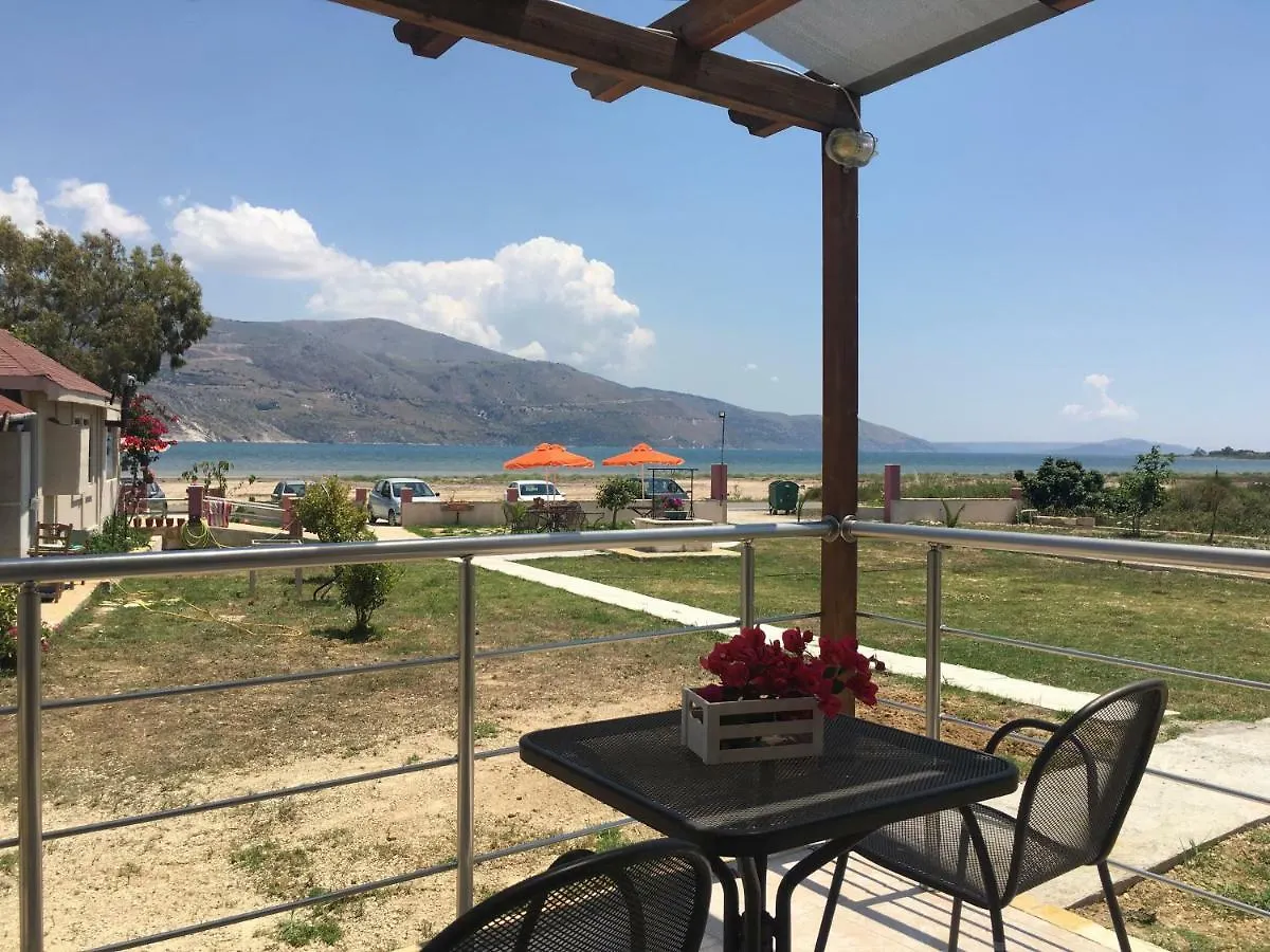 Daphne'S Boutique Apartments Livadhion