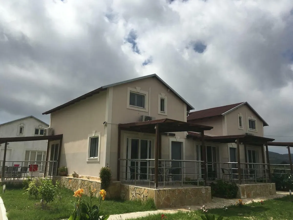 Daphne'S Boutique Apartments Livadhion